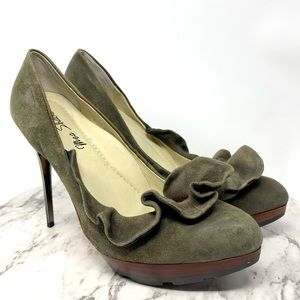 Mea Shadow Dea olive suede Ruffle Platform stiletto pumps 8.5 comfy feminine